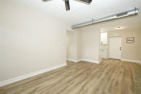 Villa ou maison à vendre à Orlando, Floride: 3 chambres, 91.79 m2 № 2389476 - photo 6