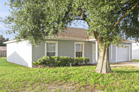 Villa ou maison à louer à Eagle Lake, Floride: 3 chambres, 107.12 m2 № 2413782 - photo 3