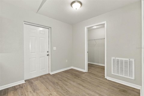 Villa ou maison à louer à Eagle Lake, Floride: 3 chambres, 107.12 m2 № 2413782 - photo 6