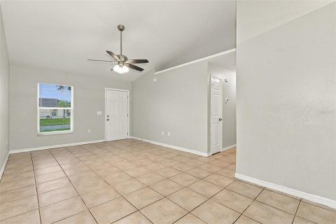 Villa ou maison à louer à Eagle Lake, Floride: 3 chambres, 107.12 m2 № 2413782 - photo 4