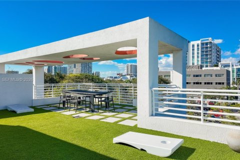 Touwnhouse à louer à Miami, Floride: 3 chambres, 207.73 m2 № 1998291 - photo 2