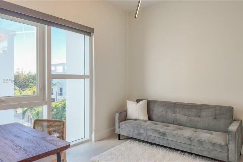 Touwnhouse à louer à Miami, Floride: 3 chambres, 207.73 m2 № 1998291 - photo 11