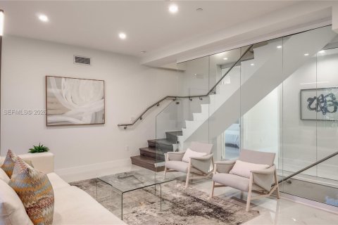 Touwnhouse à louer à Miami, Floride: 3 chambres, 207.73 m2 № 1998291 - photo 13
