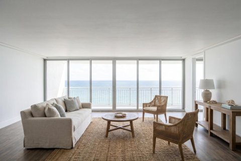 Купить кондоминиум в Помпано-Бич, Флорида 3 комнаты, 215.16м2, № 2193080 - фото 2
