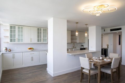 Купить кондоминиум в Помпано-Бич, Флорида 3 комнаты, 215.16м2, № 2193080 - фото 5