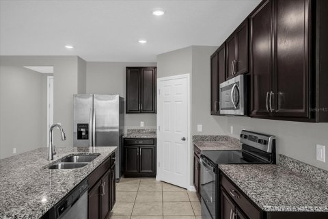 Casa en venta en Haines City, Florida, 3 dormitorios, 161.09 m2 № 1681975 - foto 4