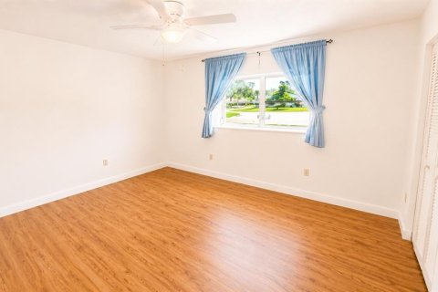 Copropriété à louer à Sarasota, Floride: 2 chambres, 108.97 m2 № 2094643 - photo 17