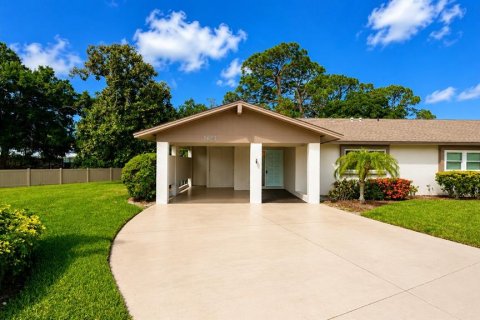 Copropriété à louer à Sarasota, Floride: 2 chambres, 108.97 m2 № 2094643 - photo 2