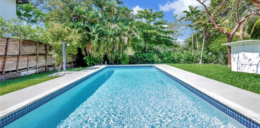 Villa ou maison à Miami, Floride 3 chambres, 125.42 m2 № 1701389