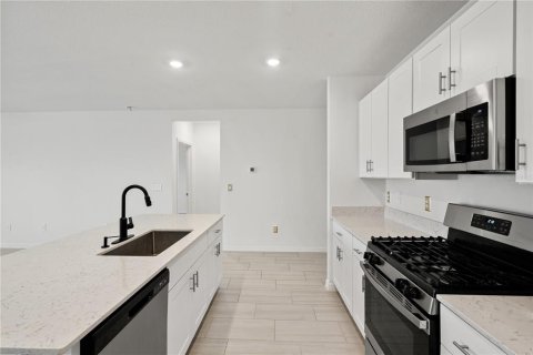 House in Land O' Lakes, Florida 6 bedrooms, 308.99 sq.m. № 2223739 - photo 8