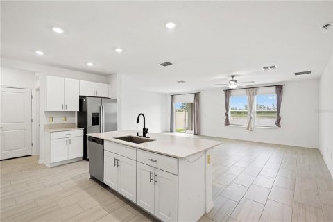 House in Land O' Lakes, Florida 6 bedrooms, 308.99 sq.m. № 2223739 - photo 6