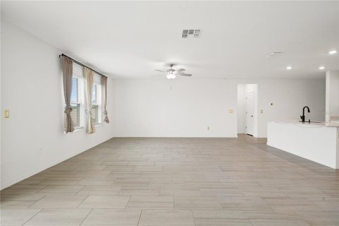 House in Land O' Lakes, Florida 6 bedrooms, 308.99 sq.m. № 2223739 - photo 13