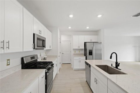 House in Land O' Lakes, Florida 6 bedrooms, 308.99 sq.m. № 2223739 - photo 7