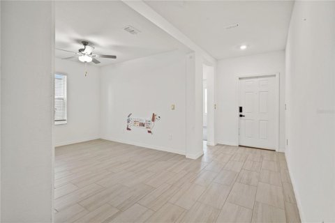 House in Land O' Lakes, Florida 6 bedrooms, 308.99 sq.m. № 2223739 - photo 5