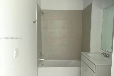 Villa ou maison à louer à St. Lucie, Floride: 2 chambres № 1995300 - photo 15