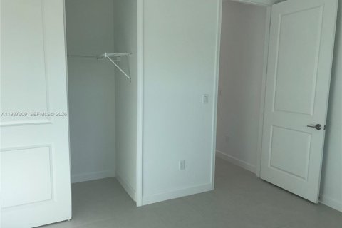 Villa ou maison à louer à St. Lucie, Floride: 2 chambres № 1995300 - photo 16