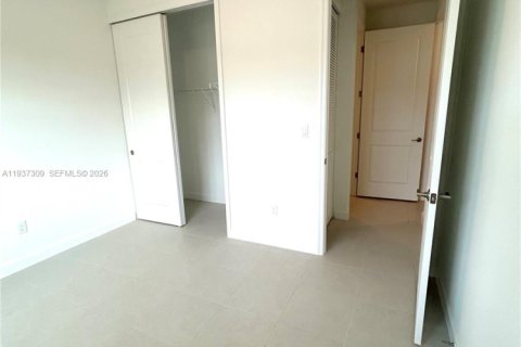 Villa ou maison à louer à St. Lucie, Floride: 2 chambres № 1995300 - photo 6