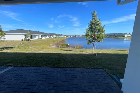Villa ou maison à louer à St. Lucie, Floride: 2 chambres № 1995300 - photo 12