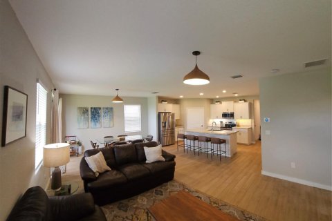 Villa ou maison à louer à Jensen Beach, Floride: 4 chambres, 162.76 m2 № 2275834 - photo 2