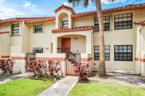 Condo in Deerfield Beach, Florida, 2 bedrooms  № 2252869 - photo 3