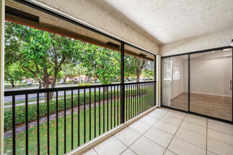 Condo in Deerfield Beach, Florida, 2 bedrooms  № 2252869 - photo 26