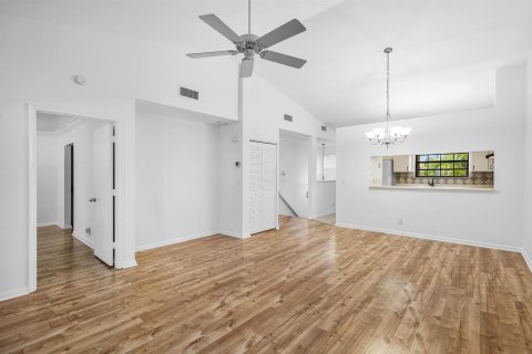 Condo in Deerfield Beach, Florida, 2 bedrooms  № 2252869 - photo 8