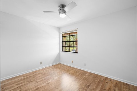 Condo in Deerfield Beach, Florida, 2 bedrooms  № 2252869 - photo 17