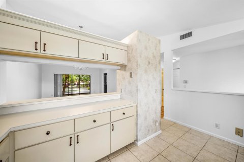 Condo in Deerfield Beach, Florida, 2 bedrooms  № 2252869 - photo 15