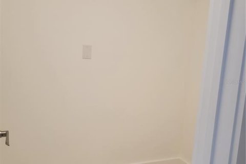 House in Saint Petersburg, Florida 3 bedrooms, 134.71 sq.m. № 2225282 - photo 13