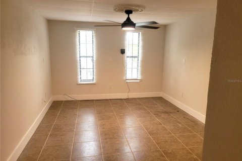 House in Saint Petersburg, Florida 3 bedrooms, 134.71 sq.m. № 2225282 - photo 24