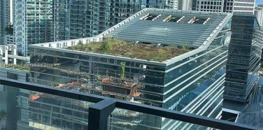 Кондоминиум с 2 спальнями в Майами, Флорида № 2043355