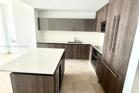 Купить кондоминиум в Майами, Флорида 2 спальни, 111.67м2, № 2043355 - фото 2