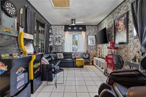 House in North Lauderdale, Florida 3 bedrooms, 125.42 sq.m. № 1728346 - photo 29