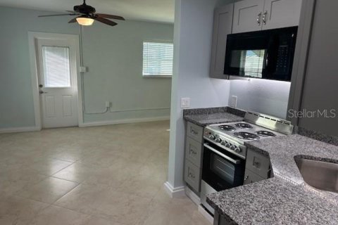 Apartment in Treasure Island, Florida 46.45 sq.m. № 1637348 - photo 4