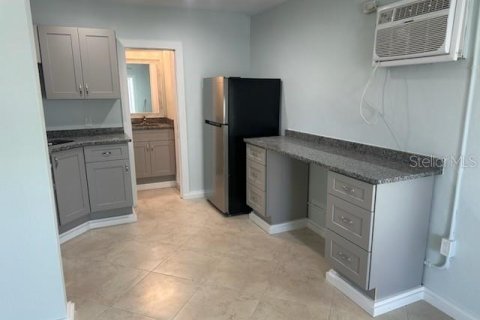 Apartment in Treasure Island, Florida 46.45 sq.m. № 1637348 - photo 11