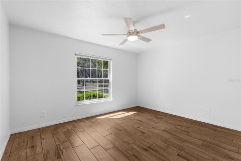 House in Gainesville, Florida 5 bedrooms, 271.27 sq.m. № 1597486 - photo 17