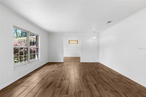 House in Gainesville, Florida 5 bedrooms, 271.27 sq.m. № 1597486 - photo 3