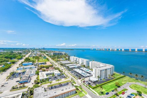 Copropriété à vendre à Lake Park, Floride: 3 chambres, 264.4 m2 № 2078435 - photo 13