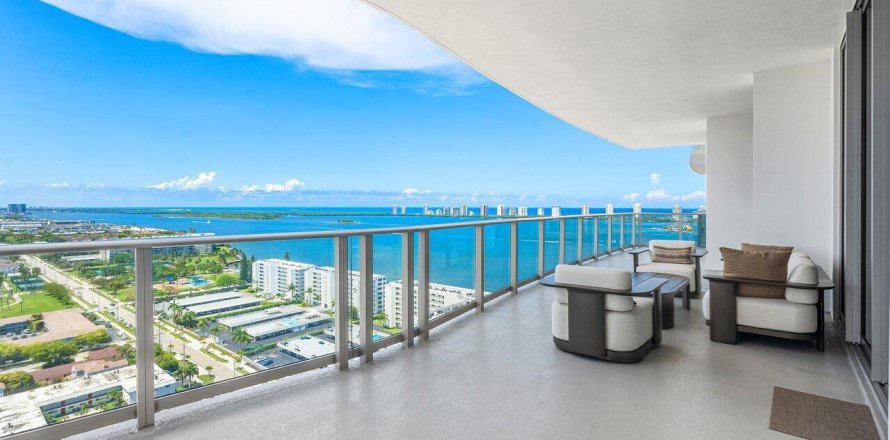 Condo à Lake Park, Floride, 3 chambres  № 2078435