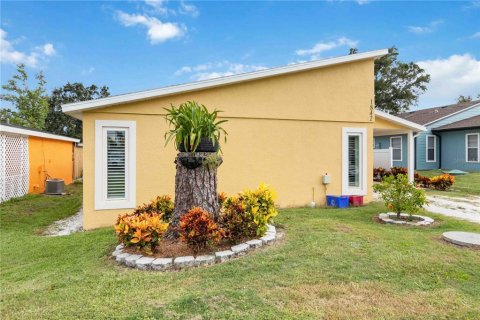 Casa en alquiler en Sarasota, Florida, 3 dormitorios, 135.36 m2 № 1879549 - foto 1