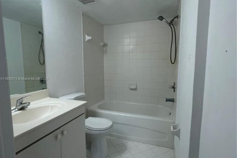 Condo in Homestead, Florida, 2 bedrooms  № 1944240 - photo 11