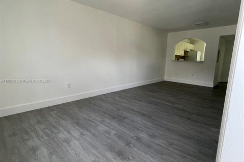 Condo in Homestead, Florida, 2 bedrooms  № 1944240 - photo 5