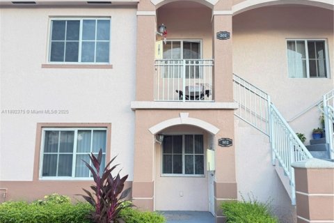 Condo in Homestead, Florida, 2 bedrooms  № 1944240 - photo 1