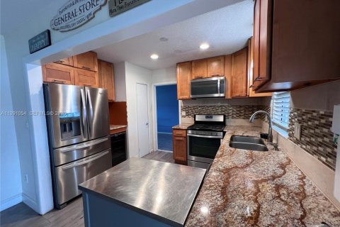 Casa en venta en Miami, Florida, 3 dormitorios, 139.35 m2 № 2056621 - foto 5