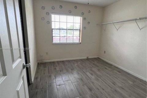 Casa en venta en Miami, Florida, 3 dormitorios, 139.35 m2 № 2056621 - foto 15