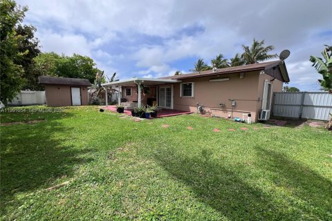 Casa en venta en Miami, Florida, 3 dormitorios, 139.35 m2 № 2056621 - foto 9