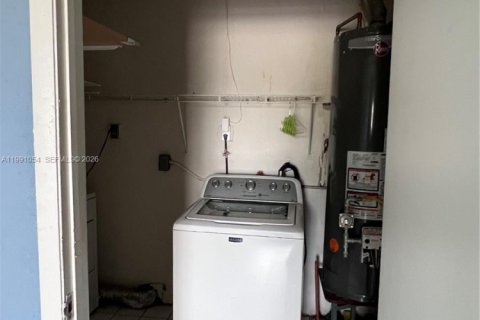 Casa en venta en Miami, Florida, 3 dormitorios, 139.35 m2 № 2056621 - foto 8