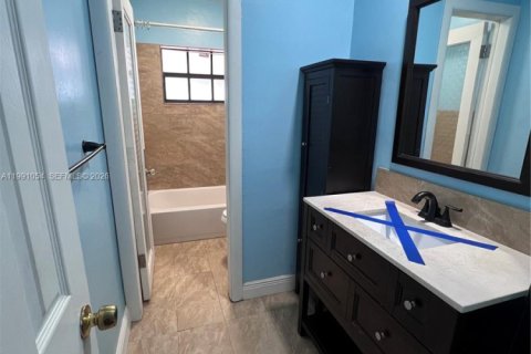 Casa en venta en Miami, Florida, 3 dormitorios, 139.35 m2 № 2056621 - foto 14