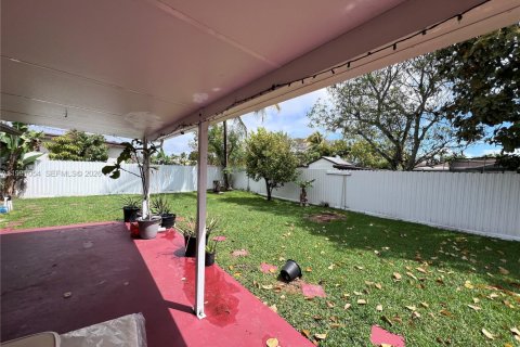 Casa en venta en Miami, Florida, 3 dormitorios, 139.35 m2 № 2056621 - foto 11