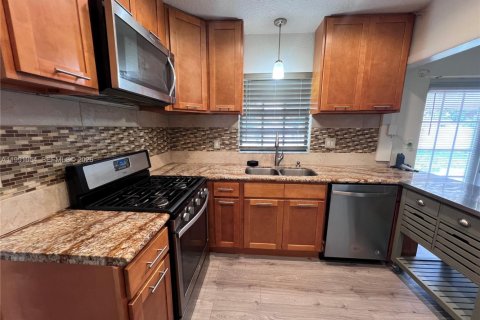 Casa en venta en Miami, Florida, 3 dormitorios, 139.35 m2 № 2056621 - foto 6